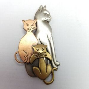 Vintage K&T Cat Trio Mixed Color Metal Brooch, Signed Lapel Pin, Estate